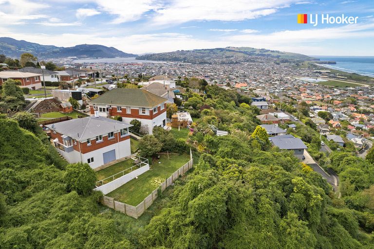 Photo of property in 165 Easther Crescent, Kew, Dunedin, 9012