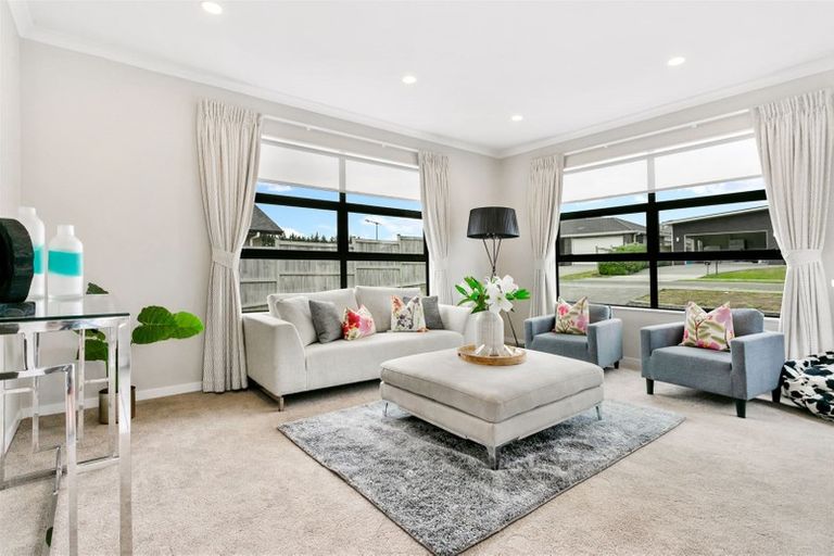 Photo of property in 15 Will Street, Huapai, Kumeu, 0810