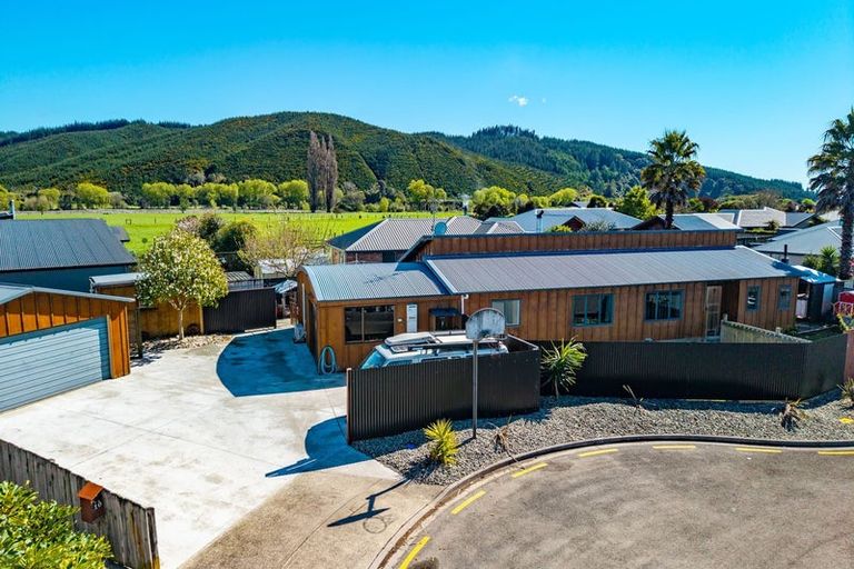 Photo of property in 8 Mayer Crescent, Wakefield, 7025