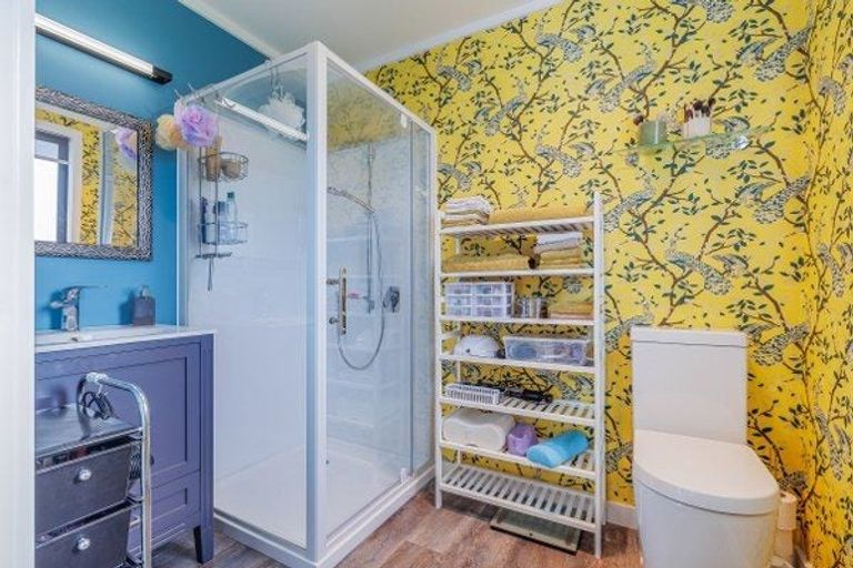 Photo of property in 100 Cole Street, Dannevirke, 4930