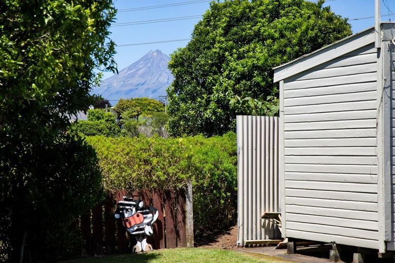 Photo of property in 24 Tarahua Road, Vogeltown, New Plymouth, 4310