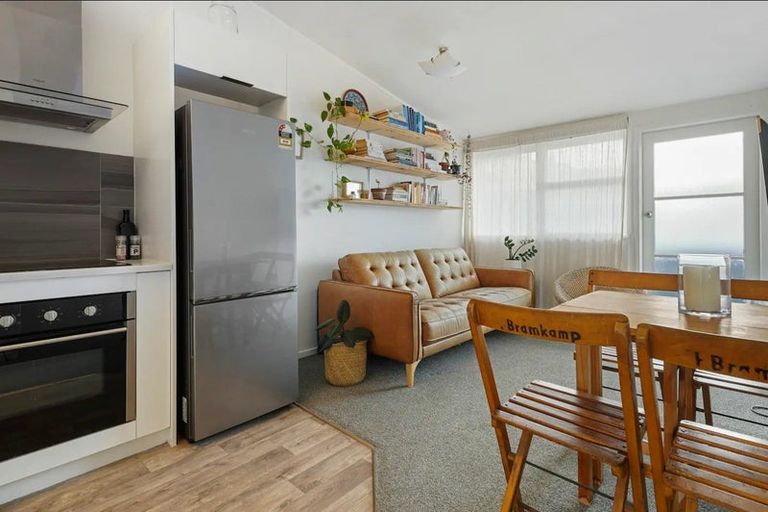 Property details for 8/11 Don Croot Street, Morningside, Auckland, 1021