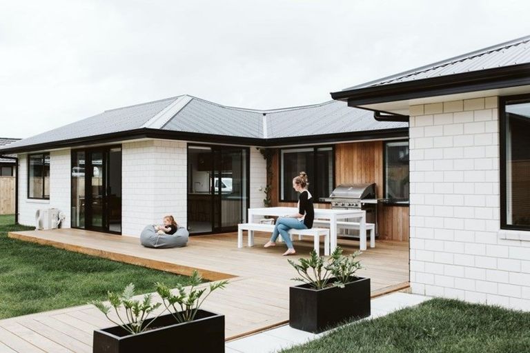 Photo of property in 138 Taupaki Road, Taupaki, 0782