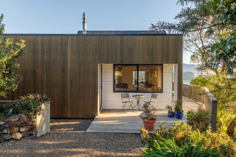 Photo of property in 4 James Drive, Diamond Harbour, Lyttelton, 8971