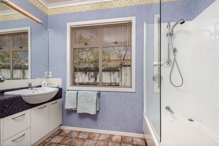 Photo of property in 7 Cinnabar Place, Westgate, Auckland, 0614