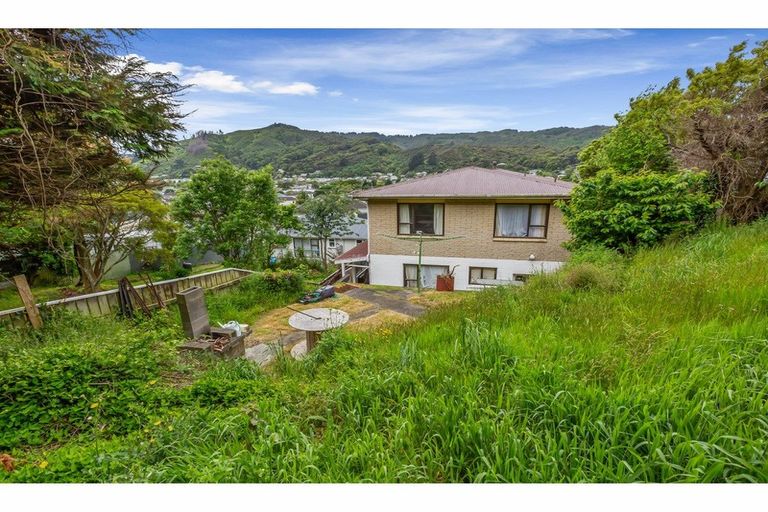 Photo of property in 18-20 Bledisloe Crescent, Wainuiomata, Lower Hutt, 5014