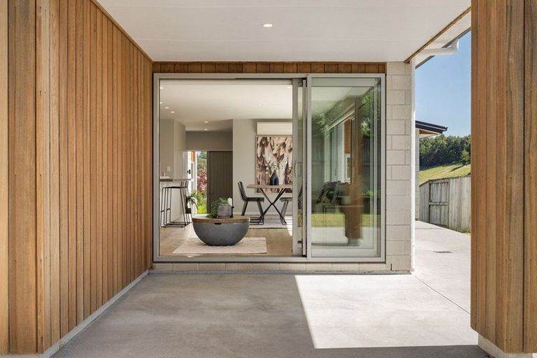 Photo of property in 17 Puhirake Crescent, Pyes Pa, Tauranga, 3112