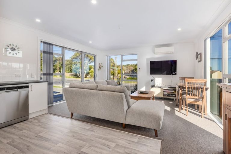 Photo of property in 39 Ruapehu Street, Paraparaumu, 5032