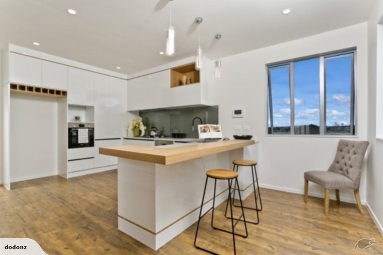 Photo of property in 356b East Coast Road, Sunnynook, Auckland, 0630