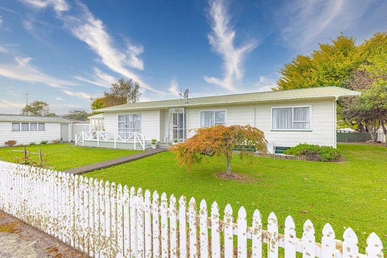 Photo of property in 12 Totara Place, Pahiatua, 4910