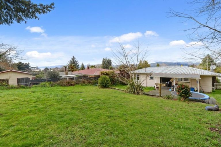 Photo of property in 15 Gordon Road, Western Heights, Rotorua, 3015