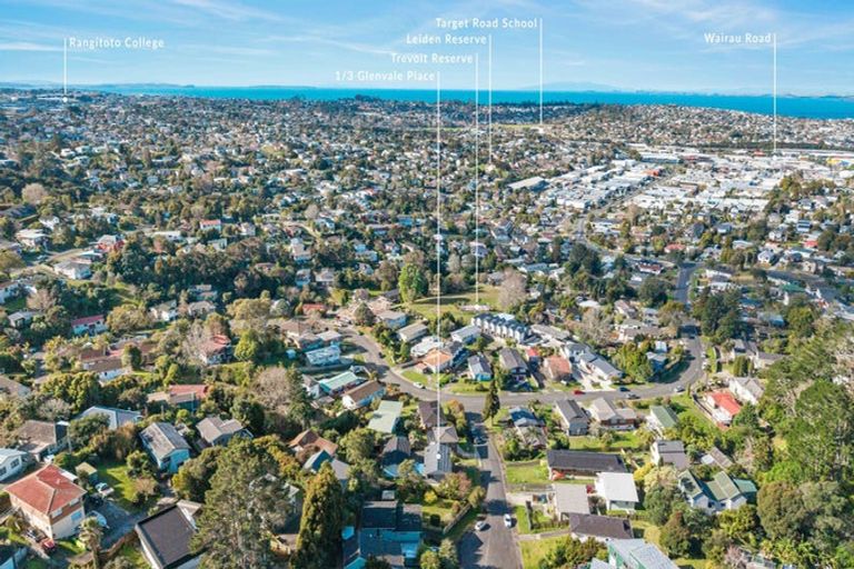 Photo of property in 1/3 Glenvale Place, Totara Vale, Auckland, 0629