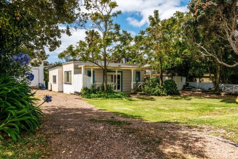 Photo of property in 8 Manuka Road, Oneroa, Waiheke Island, 1081