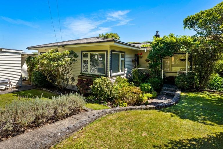 Photo of property in 10 Elizabeth Street, Pukerua Bay, 5026