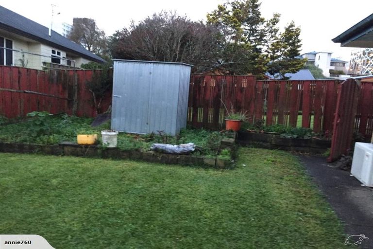 Photo of property in 6b Sandleigh Road, Hamilton Lake, Hamilton, 3204