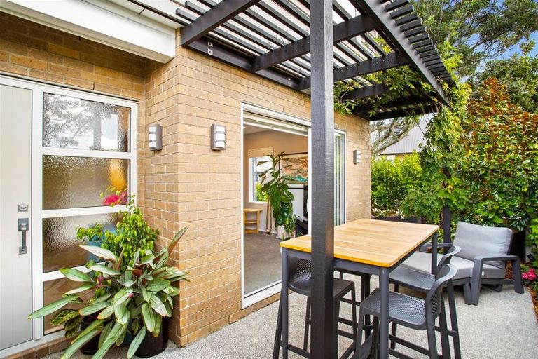 Photo of property in 12/31 Verbena Road, Birkdale, Auckland, 0626