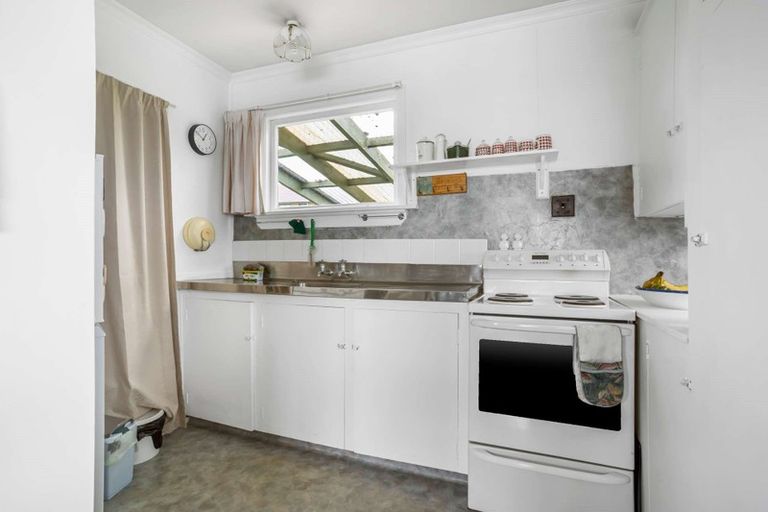 Photo of property in 16 Mcneil Street, Balclutha, 9230