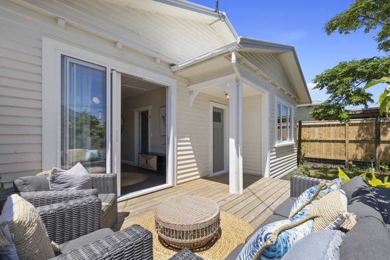 Photo of property in 22 Ngaio Street, Strandon, New Plymouth, 4312