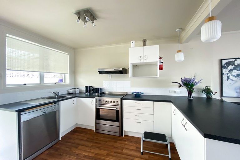 Photo of property in 4 Rosalind Street, Stratford, 4332