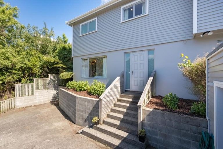 Photo of property in 29 Kiriwai Road, Paremata, Porirua, 5024