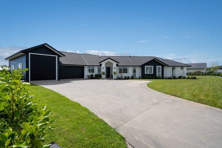 Photo of property in 12 Mike Smith Drive, Cambridge, 3434