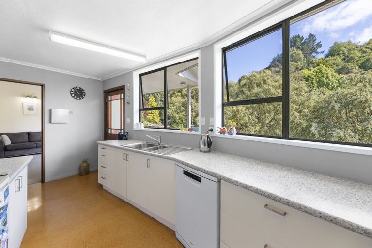 Photo of property in 33 Blanket Bay Road, Sawyers Bay, Port Chalmers, 9023