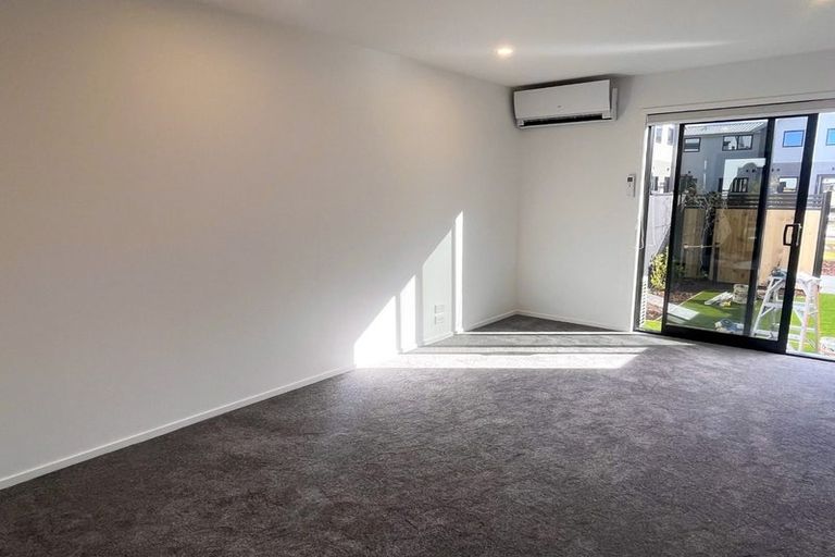 Photo of property in 12/232 Marine Parade, New Brighton, Christchurch, 8061
