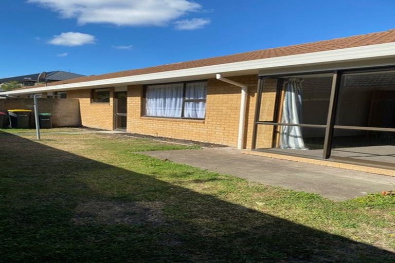 Photo of property in 2/7 Clipston Place, Halswell, Christchurch, 8025