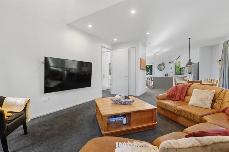 Photo of property in 70b Grand Vue Road, Kawaha Point, Rotorua, 3010