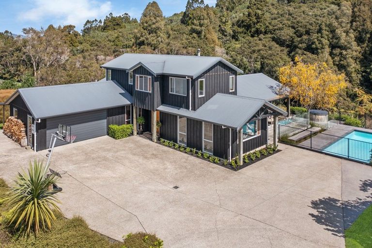 Photo of property in 167 Holdens Road, Clevedon, Papakura, 2585