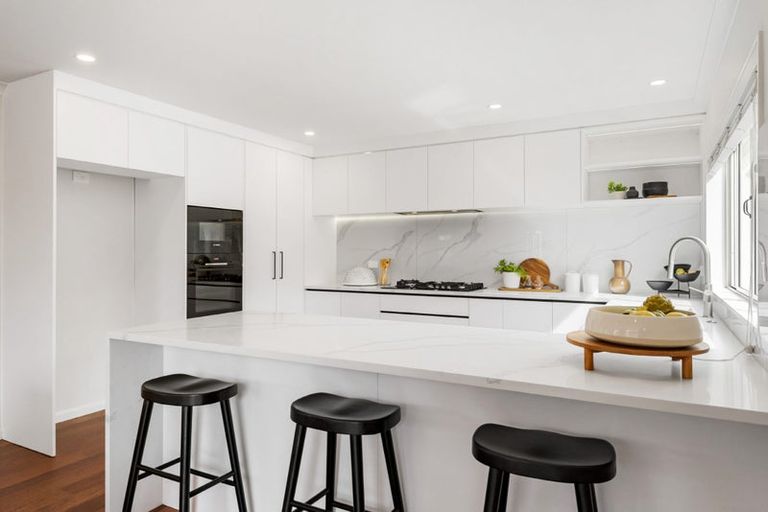 Photo of property in 5 Wye Oak Drive, Schnapper Rock, Auckland, 0632