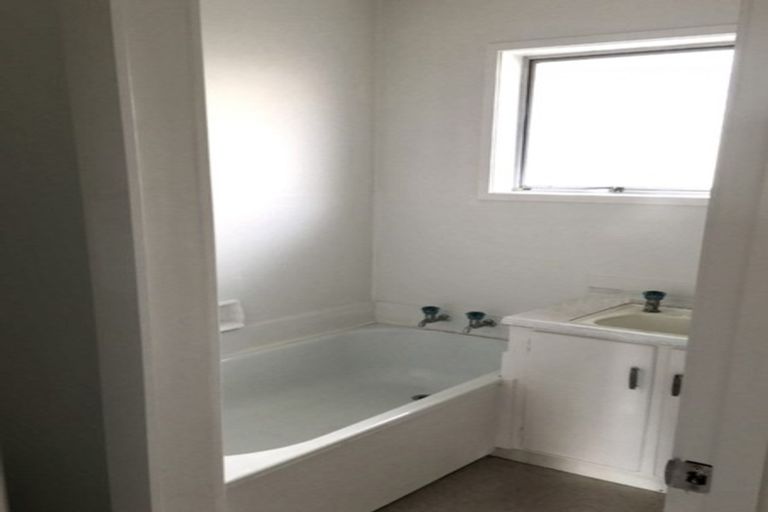 Photo of property in 3/4046 Great North Road, Glen Eden, Auckland, 0602