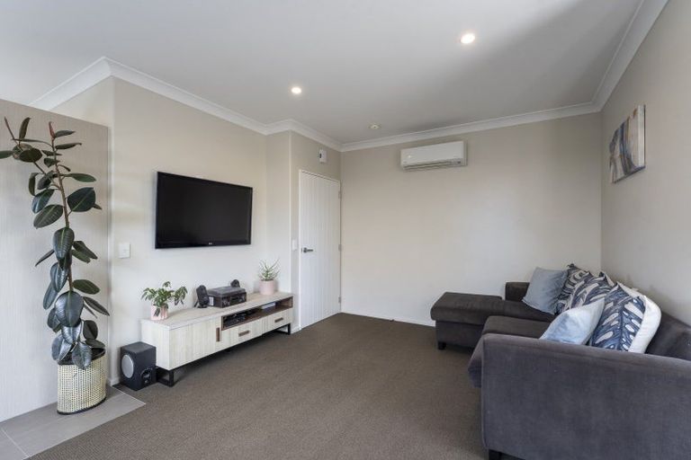 Photo of property in 14 Farm Lane, Parklands, Christchurch, 8083