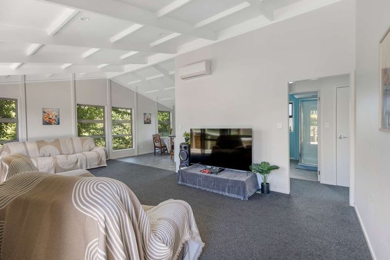 Photo of property in 14 Nevada Drive, Merrilands, New Plymouth, 4312