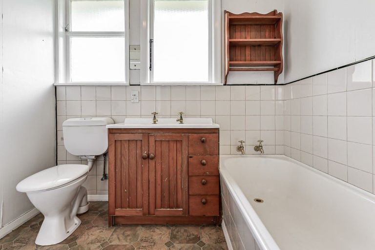 Photo of property in 6 Pickering Crescent, Chedworth, Hamilton, 3210