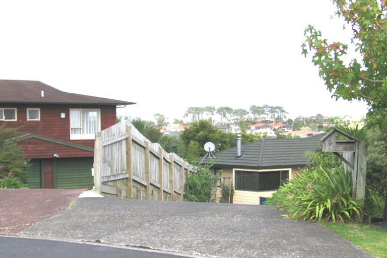 Photo of property in 7a Oystergrove Road, West Harbour, Auckland, 0618