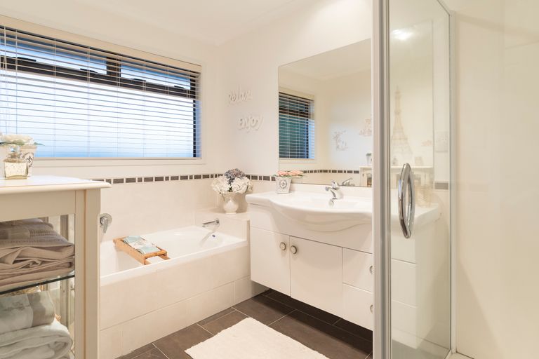 Photo of property in 44 Estuary View Road, Welcome Bay, Tauranga, 3112