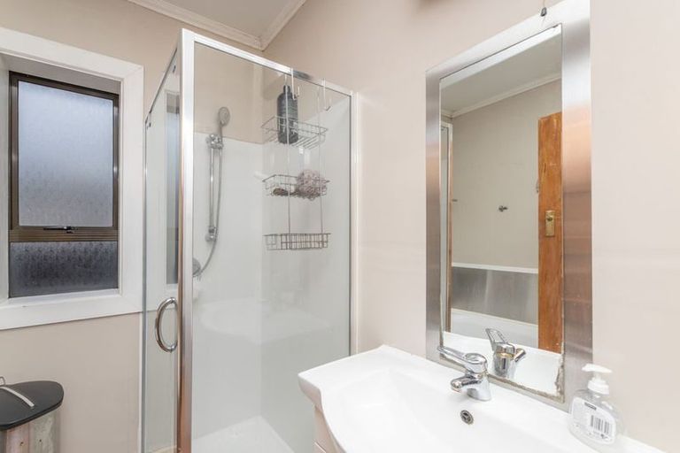 Photo of property in 2/65 Northcote Road, Northcote, Christchurch, 8052