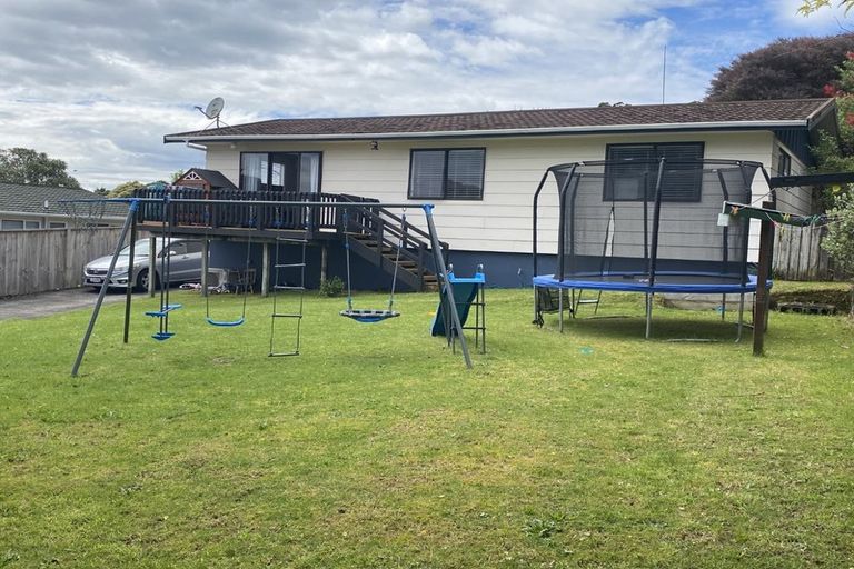 Photo of property in 33 Riversdale Drive, Merrilands, New Plymouth, 4312