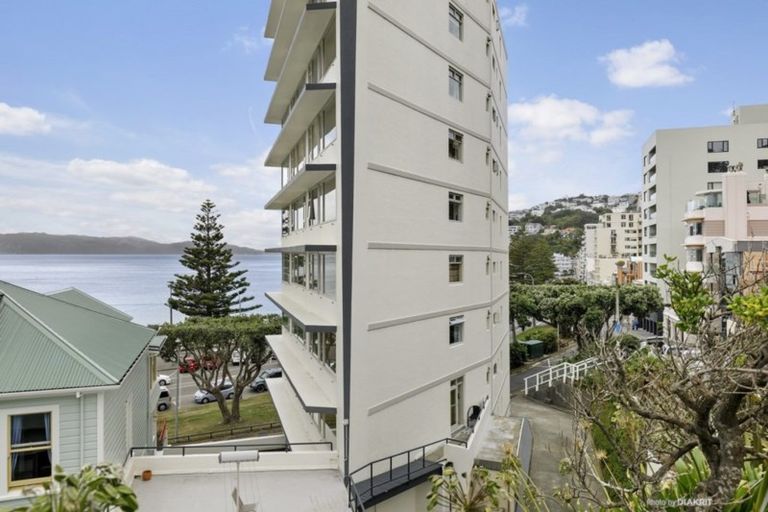 Photo of property in Clifton Towers, 202 Oriental Parade, Oriental Bay, Wellington, 6011