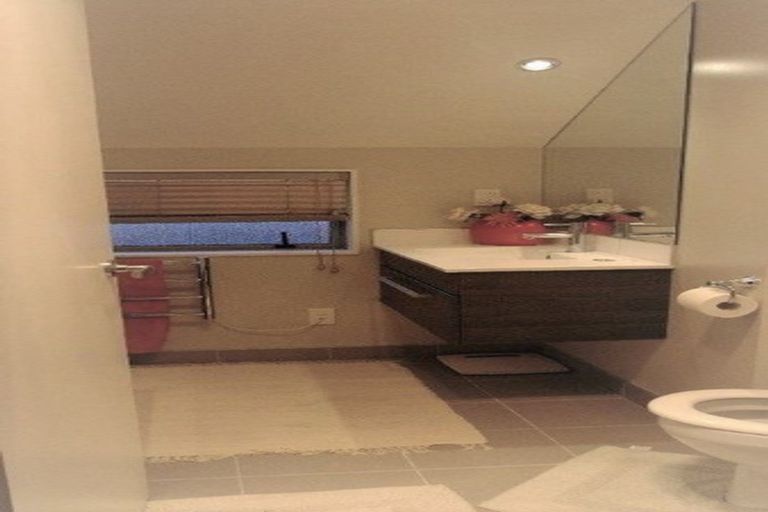 Photo of property in 13 Nimstedt Avenue, Oteha, Auckland, 0632