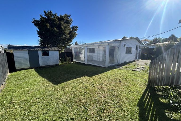 Photo of property in 18 Webb Place, Forrest Hill, Auckland, 0620