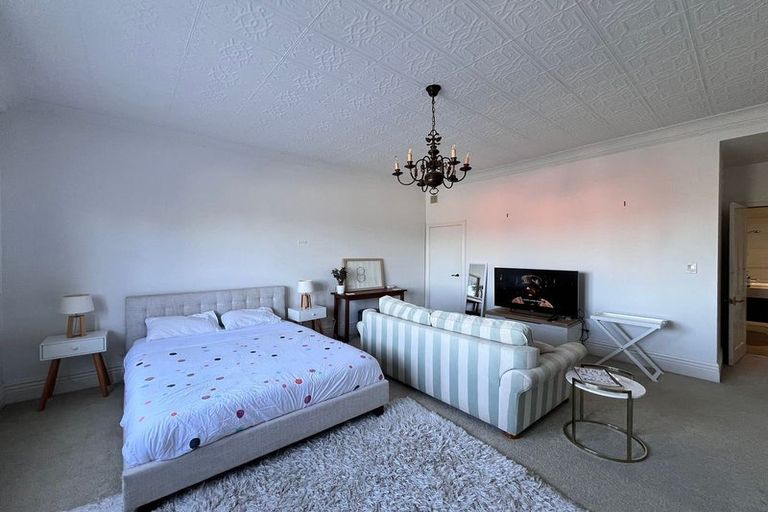 Photo of property in 8 Central Terrace, Kelburn, Wellington, 6012