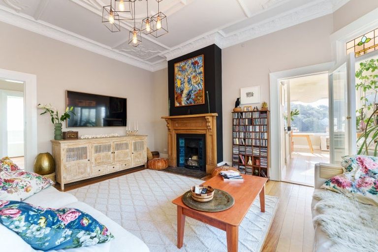 Photo of property in 114 Cliffs Road, Saint Clair, Dunedin, 9012