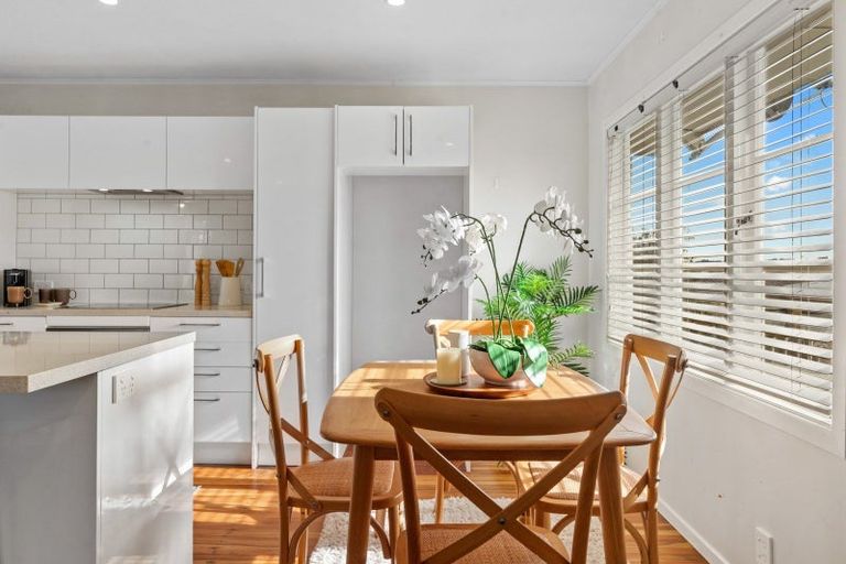 Photo of property in 57 Amberley Avenue, Te Atatu South, Auckland, 0610