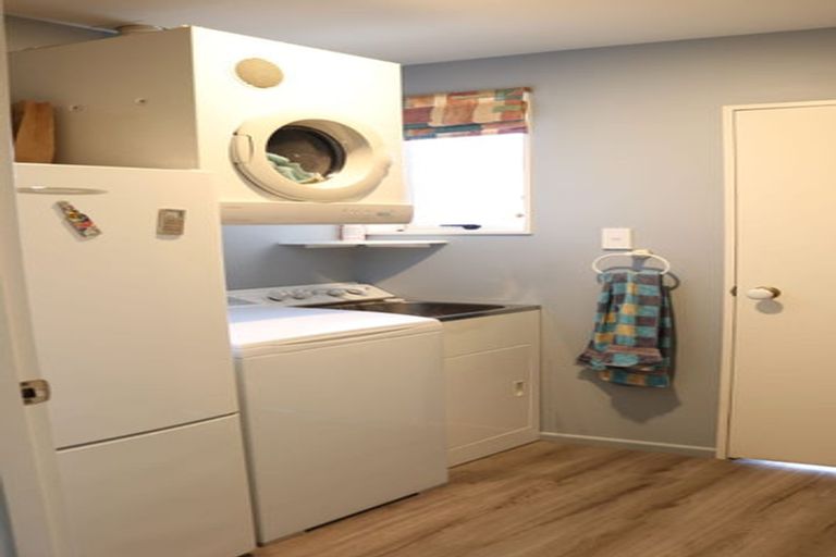 Photo of property in 8 Wendy Place, Heathcote Valley, Christchurch, 8022