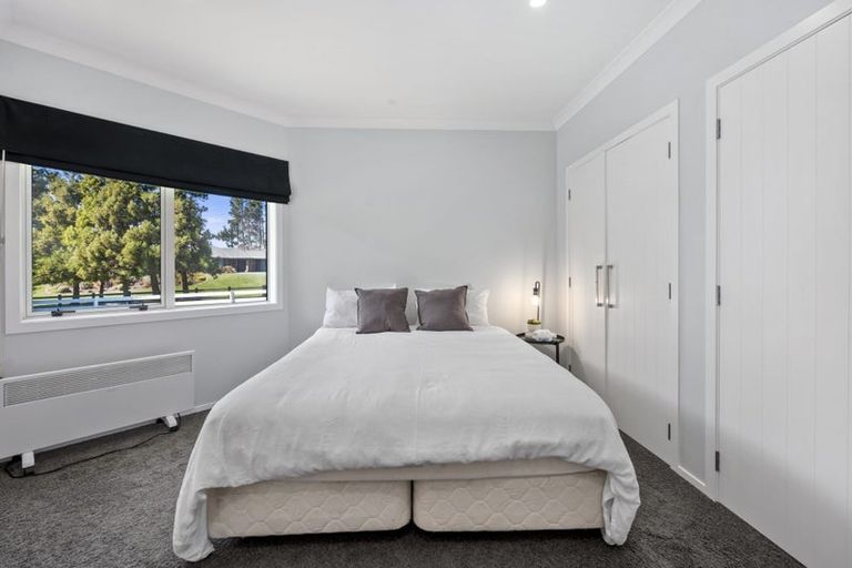 Photo of property in 15 Maple Grove, Acacia Bay, Taupo, 3385