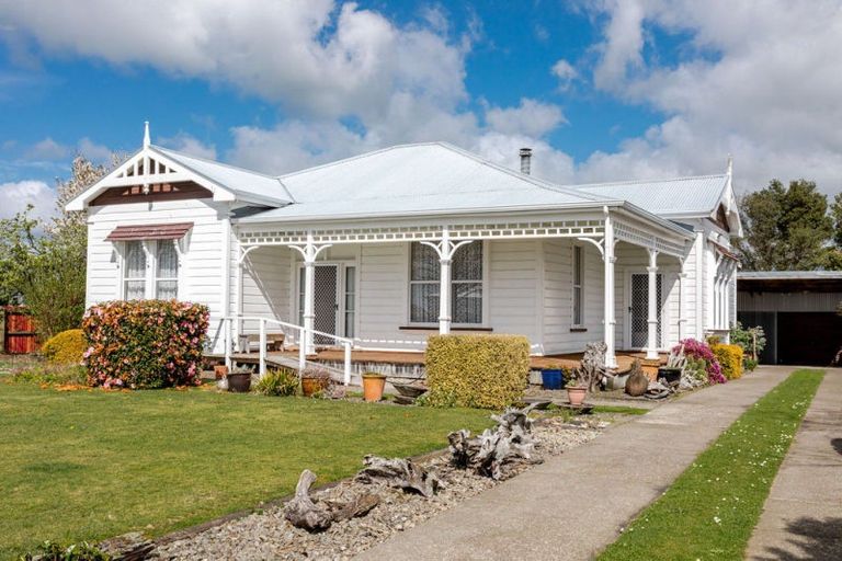 Photo of property in 36 Barraud Street, Dannevirke, 4930