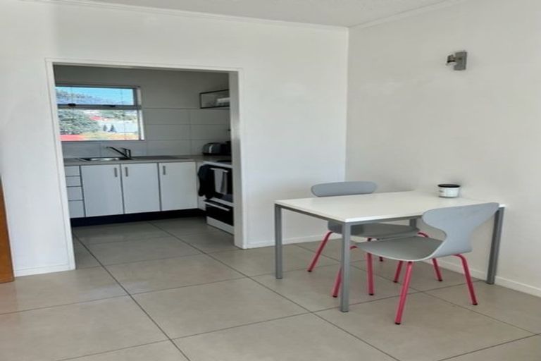 Photo of property in Beresford Apartments, 12/118 Russell Terrace, Berhampore, Wellington, 6023