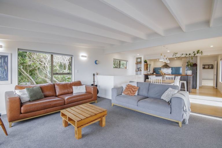 Photo of property in 1 Haunui Way, Pukerua Bay, 5026